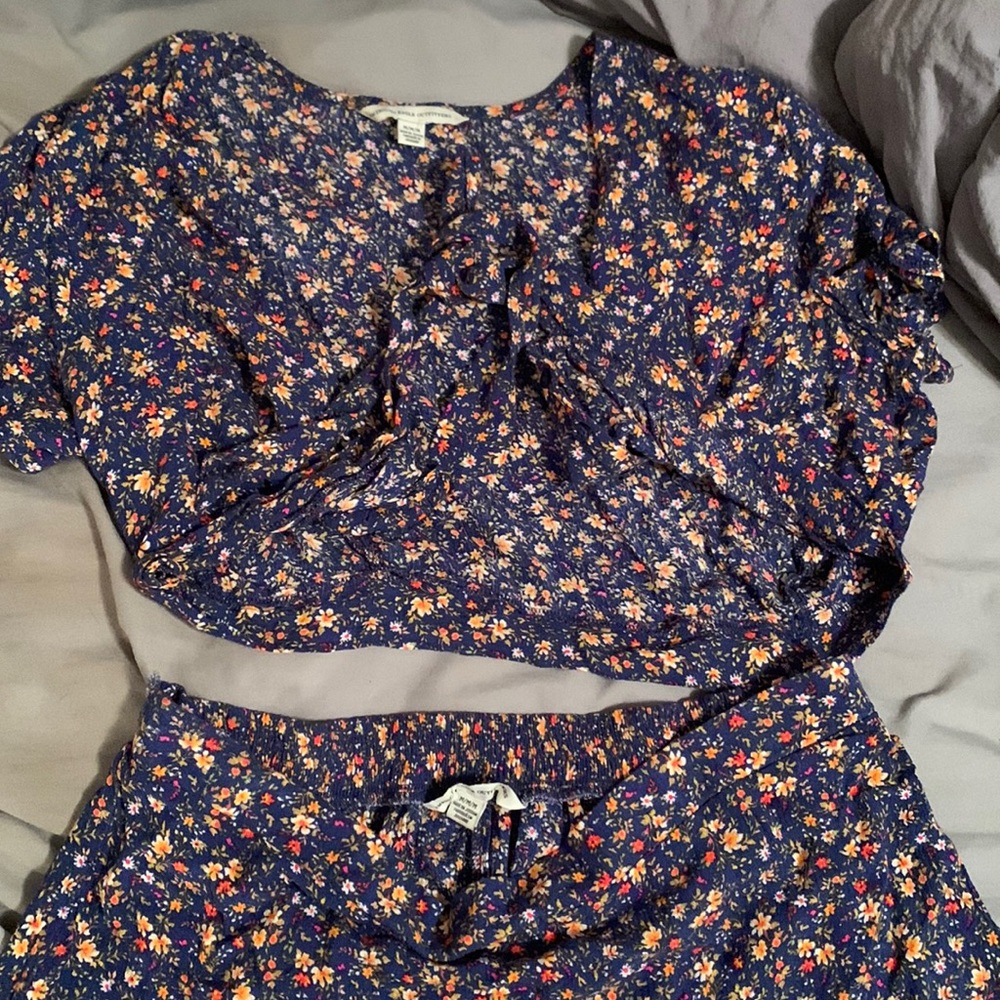 American eagle tie top and short set